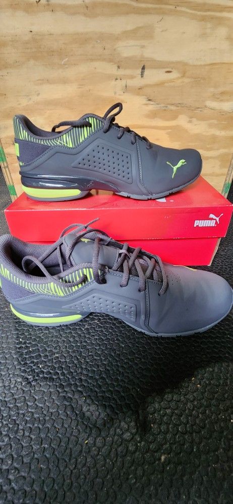 Puma Viz Runner Graphic