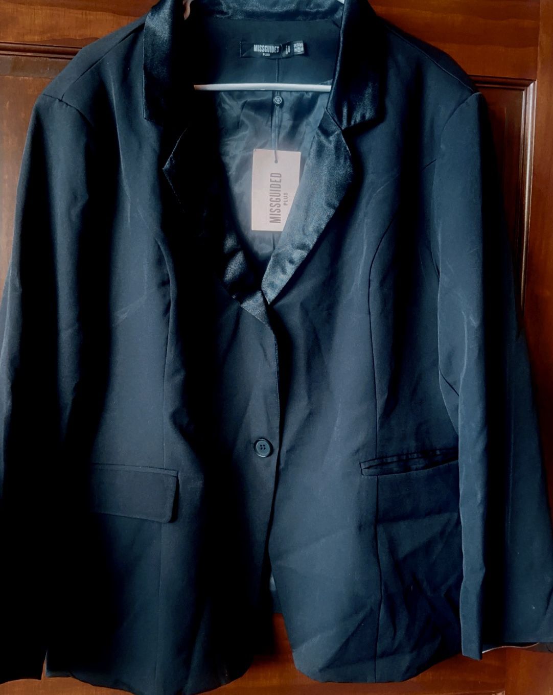 Woman’s Silk Lining Blazer Size 20