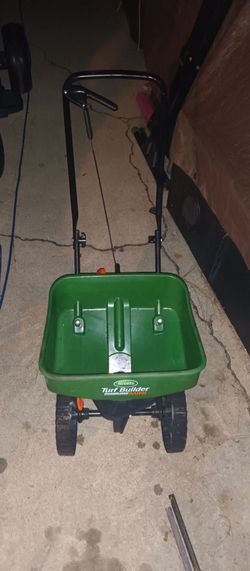 SCOTTS TURF BUILDER