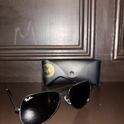 Aviator Total Black Ray-bans (barely Worn)