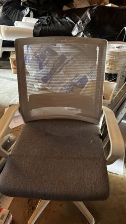 Chair White