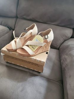 Toms  Sandal NEW 8