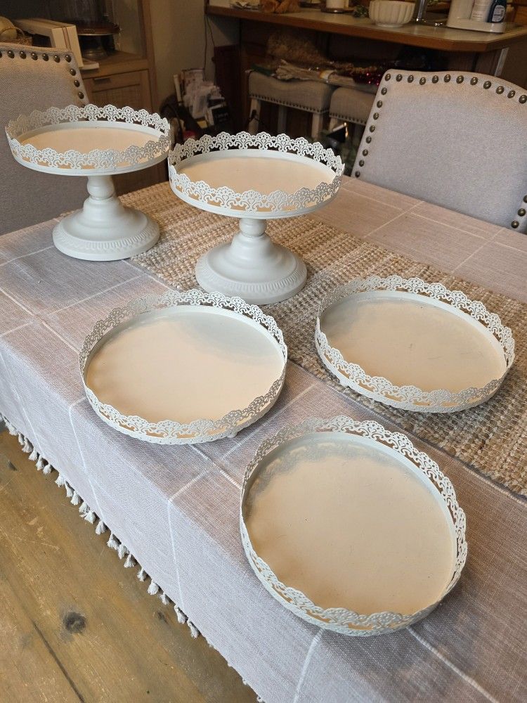 Ivory Cake Stands And Servers