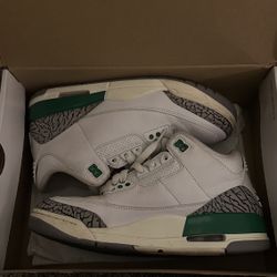 Lucky green Jordan 3s 