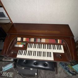 Kimball piano & organ Co. - organ Used In Great Condition 