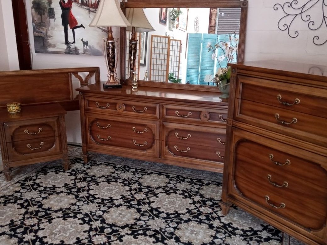 Beautiful 5 PC Solid Wood Pecan Bedroom Set By American Of Martinsville for Sale in Melbourne