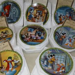 Collectable Disneys Plates  Mickeys christmas carol