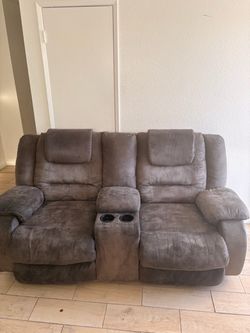 Double Recliner Loveseat with Cup Holders