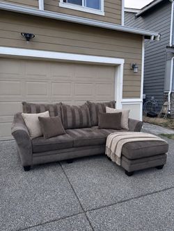 Right/Left Facing Chaise Couch