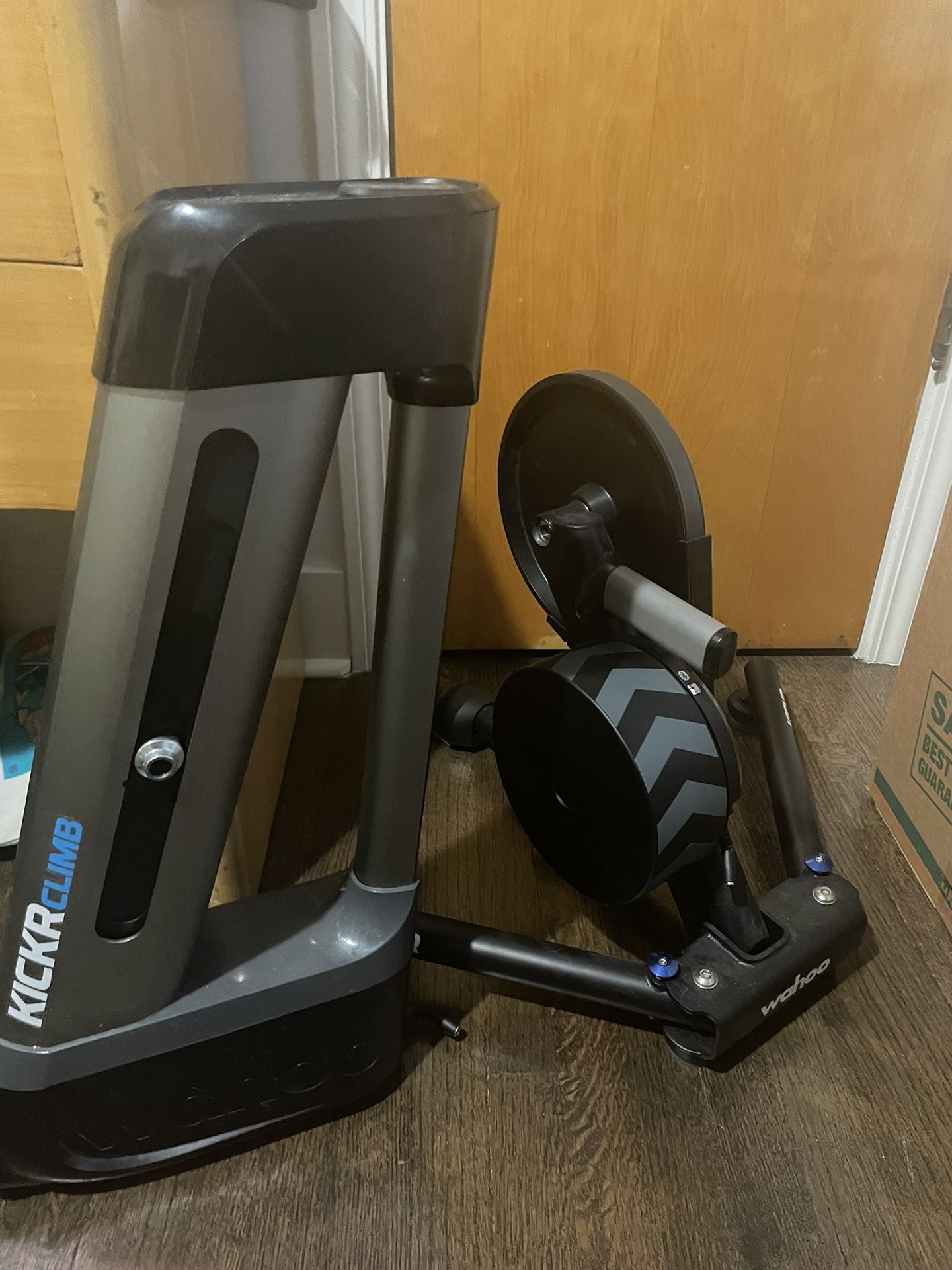 JIRO KICKR CLIMB KICKR Climb Indoor Gradient Cycling Simulator