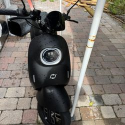 Scooter Electric Battery Recharge 