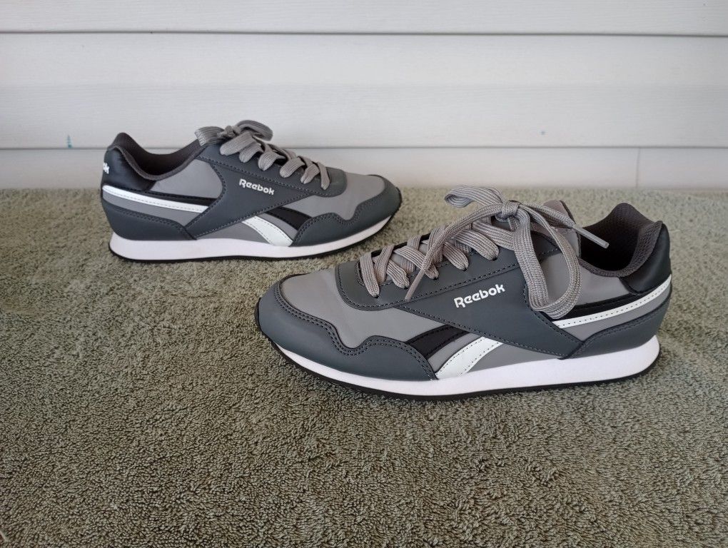 Reebok Unisex-Child Classic Jogger size 4.5