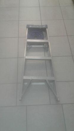 Louiville Ladder Model:W-2318-048 1 fit 11 inches