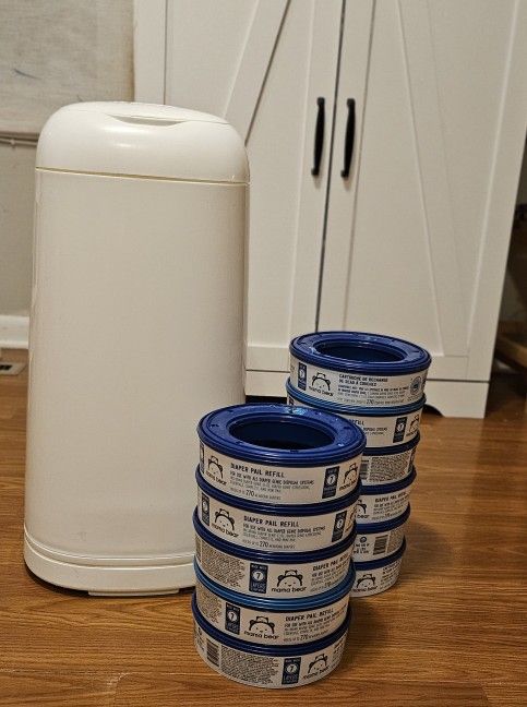 Genie Diper Complete Pail + Refills