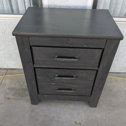 Nitestand ( 24"W x 16"D x 29.5"H )