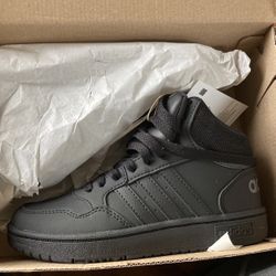 Kid Size 1 Adidas Hoops, Mid 3.0.