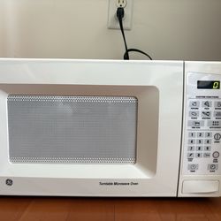 GE Microwave with Turntable