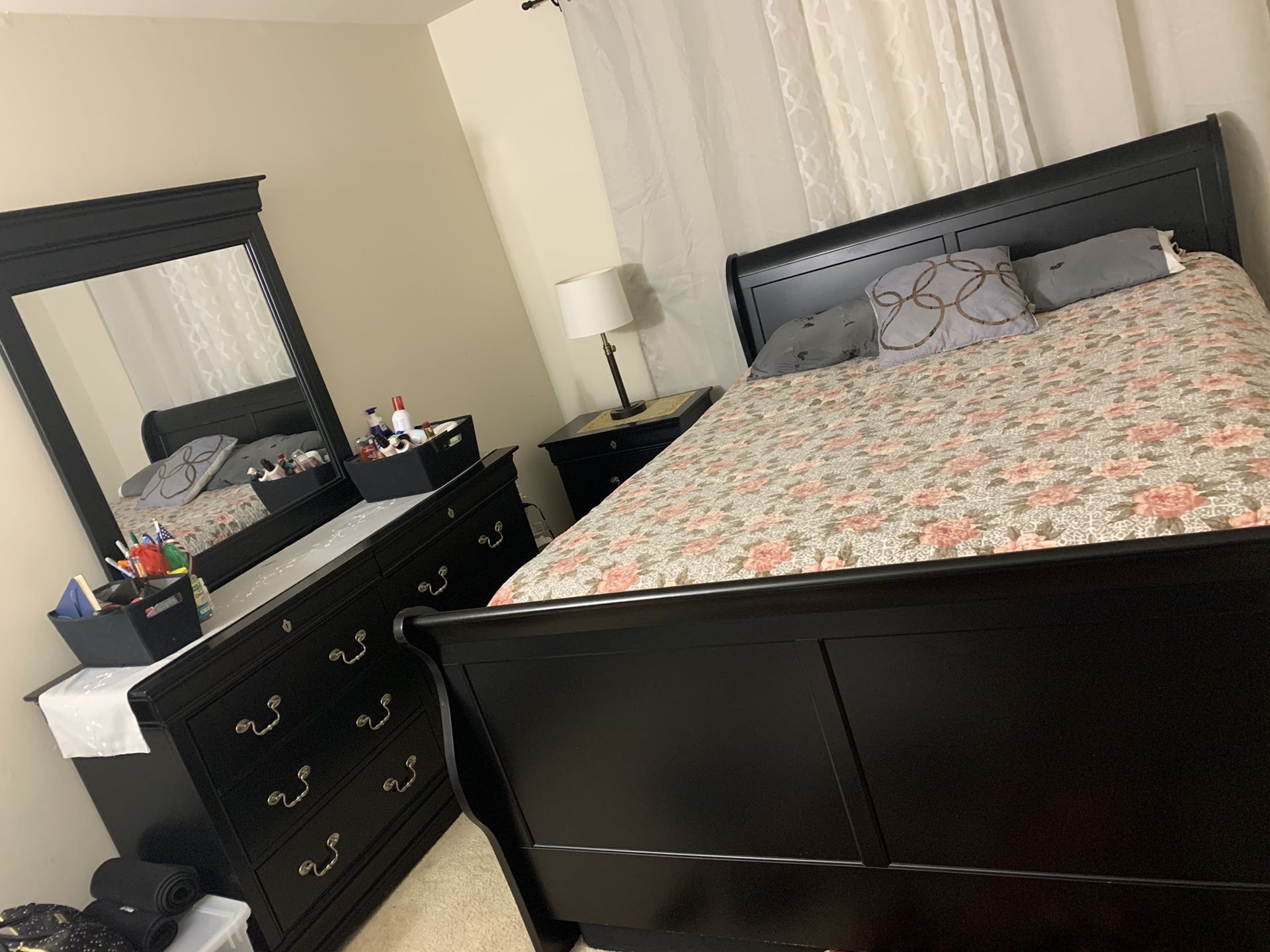 Bedroom set