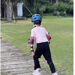 Casco de bicicleta para niños y niñas, con luz LED, visera desmontable, para niños, jóvenes, adolescentes