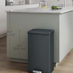 Kitchen Trash Can, 10.5 Gallon (40 L) Garbage Can, Large Step Trash Bin with Lid, Stainless Steel, Soft Close, 15 Trash Bags Included, Charcoal Gray U