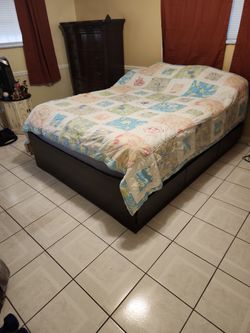 Queen Size Bed With 6 Drawers With mattress 