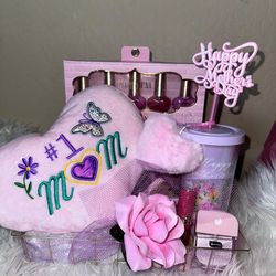 Mother’s Day gift basket 💗