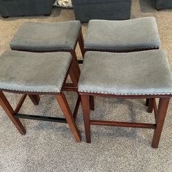4 Barstools