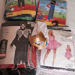 Disfraces  $18 Cada Uno 