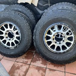 Tires And Rims 35x12.50R18