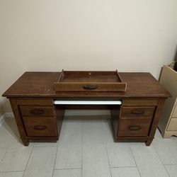 Free desk