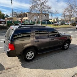 2005 Ford Explorer