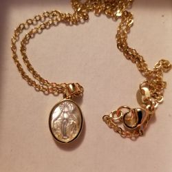 Virgen Mary  mother Of Pearl Necklace Gold Plated