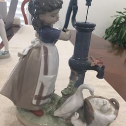 Lladro Figurine …,Girl Pumping For Bathing Ducks…..NEW 25 % DiISCOUNT