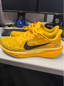 Nike Air Zoom Pegasus 41 Men’s Size 11 Yellow Running Shoes w/ Box