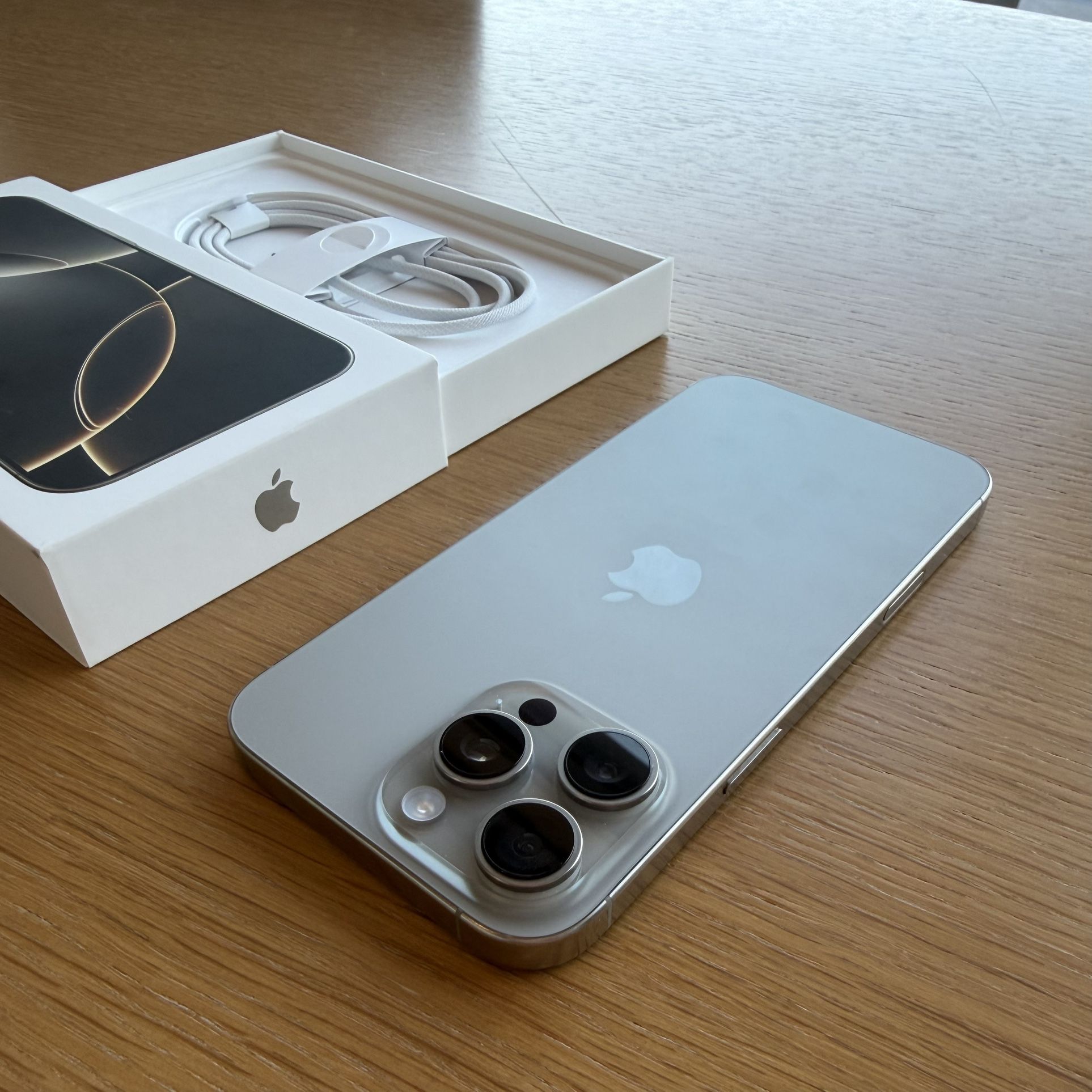 Apple iPhone 16 Pro Max With Otterbox Lumen Case