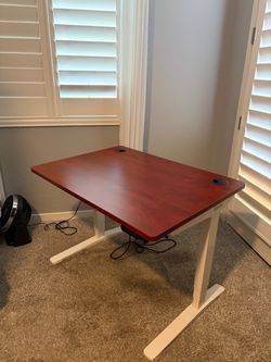 UPLIFT Desk Standing Desk