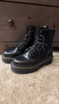 doc martens boots size 8