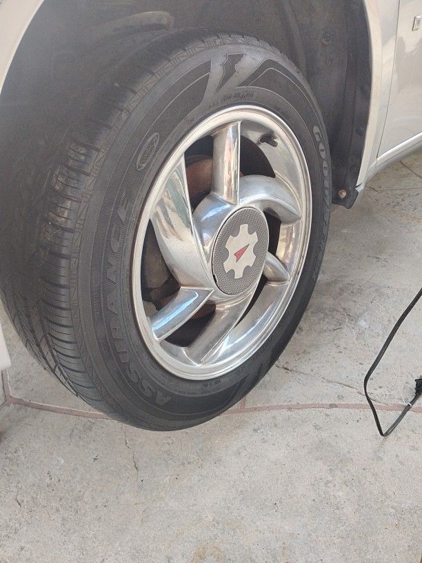 Pontiac Stock Rims and Tires
