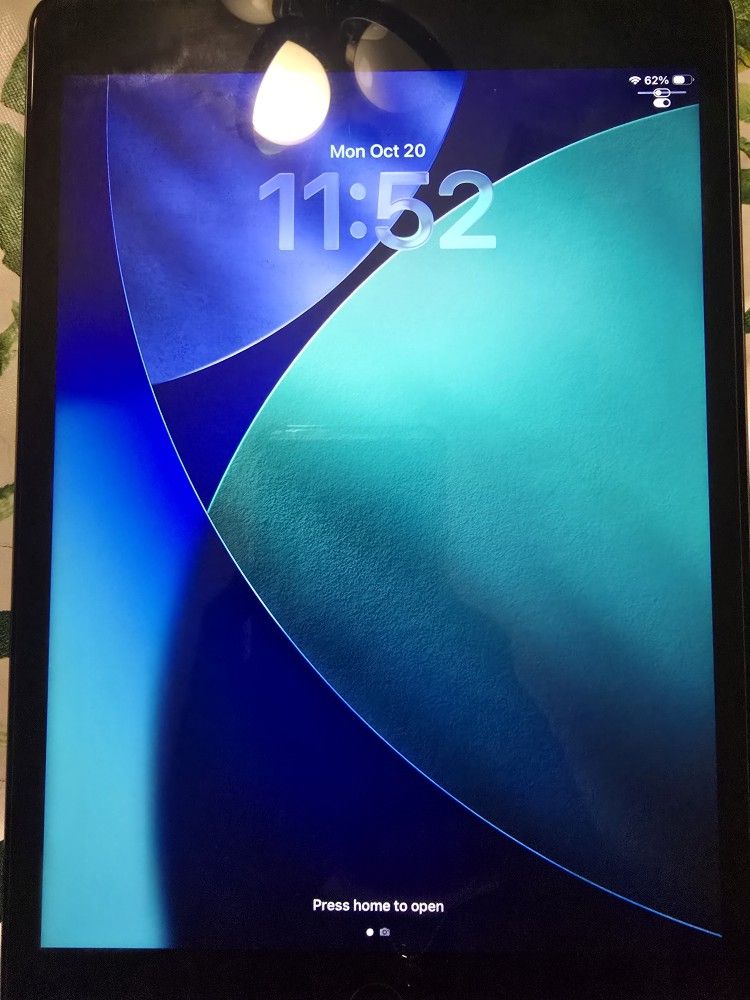 Apple iPad (9th Generation) 10.2″ WiFi + Cellular 256 GB — MK693LL/A