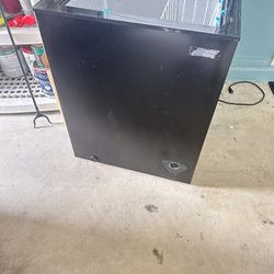 ARCTIC KING 5.0  CUBIC FEET FREEZER