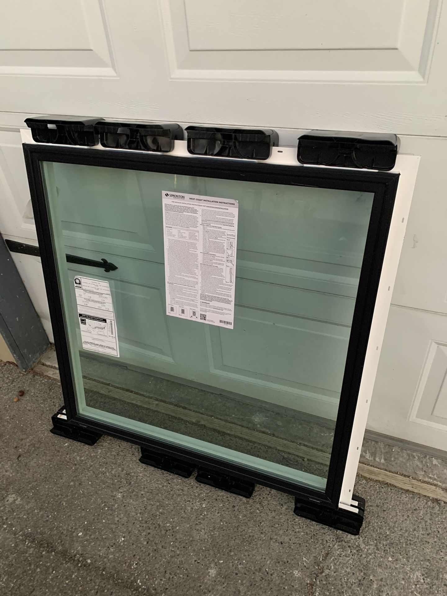 Simonton Vinyl Window