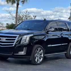 2017 CADILLAC ESCALADE LUXURY 