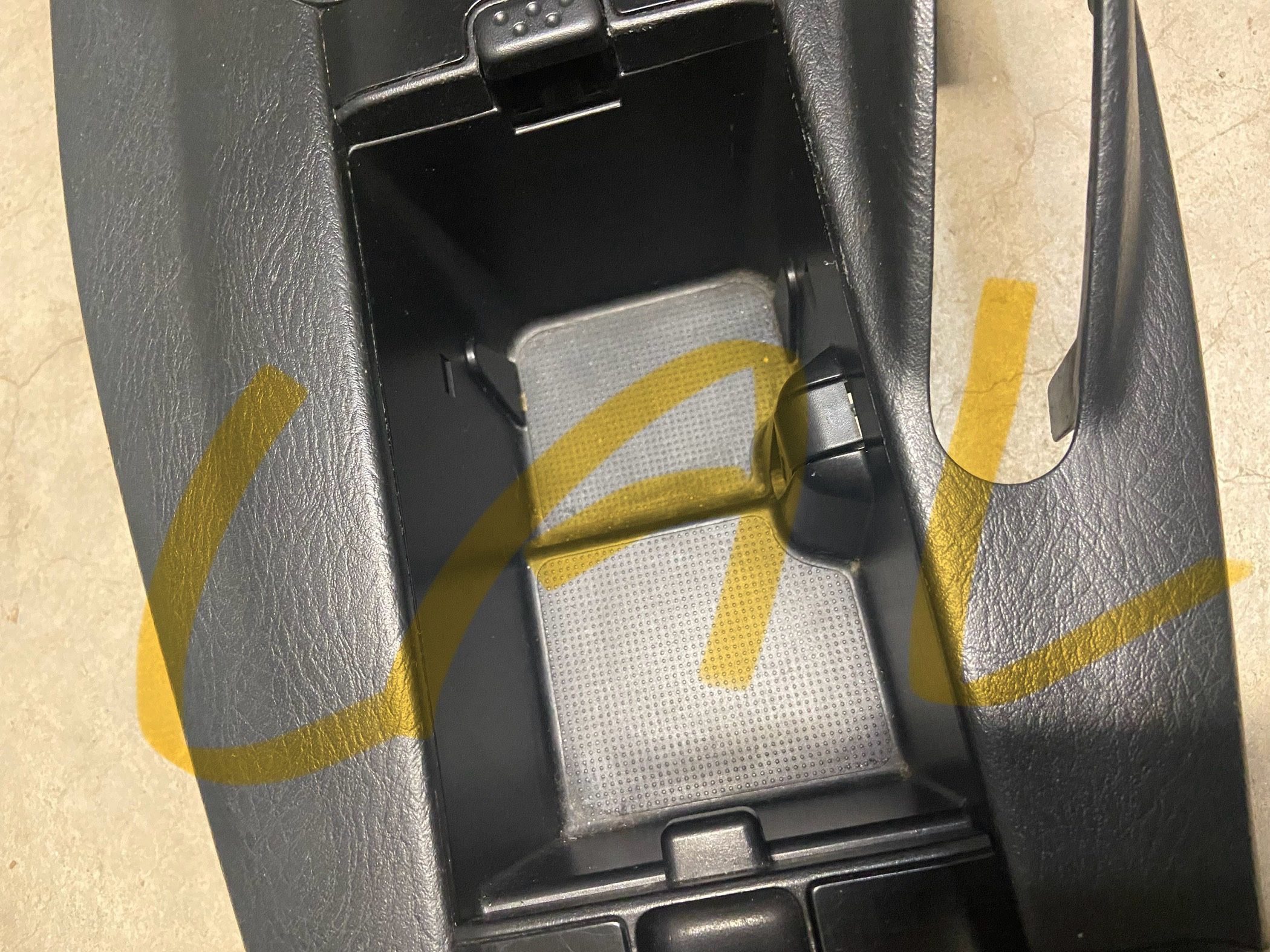 0609 Honda S2000 AP2 AP2V2 Center Console Cup Holder Shifter S2K AP1 for Sale in Chino Hills