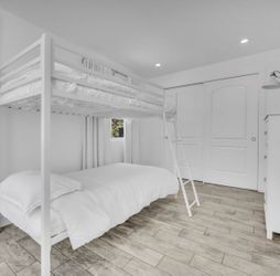 TWIN OVER TWIN METAL BUNKBEDS