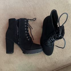 Women’s shoes size 7 and a half