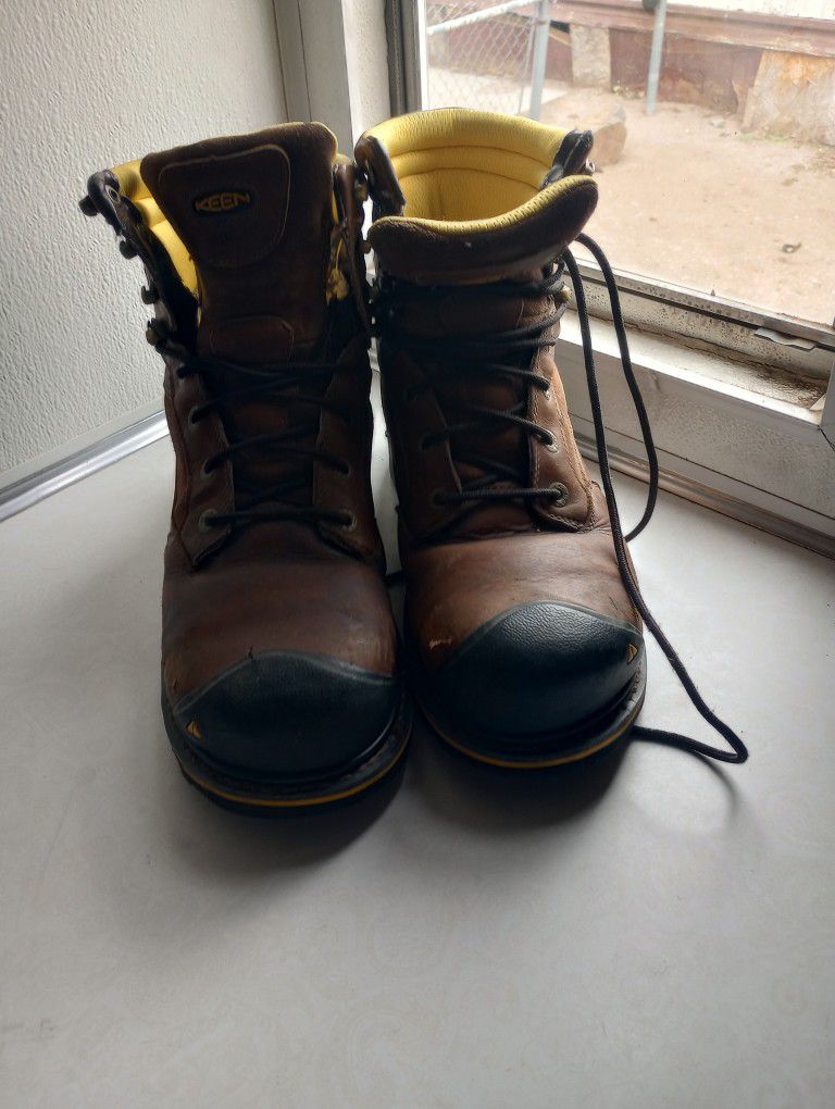 Keen Boots Size 11 