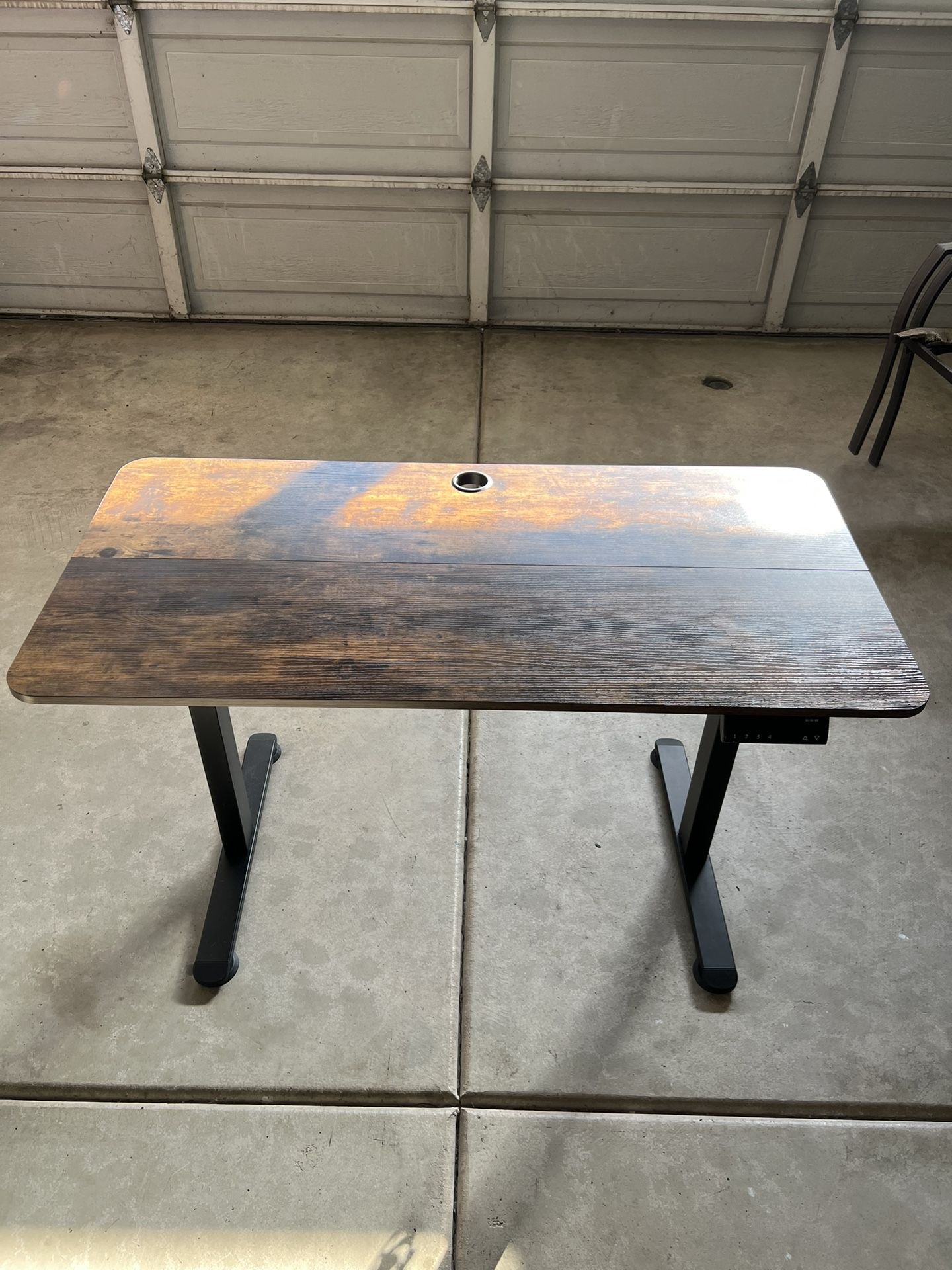 Monomi Electric Height Adjustable Standing Desk