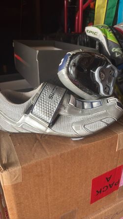Shimano Triathlon bike shoes ( worn twice)