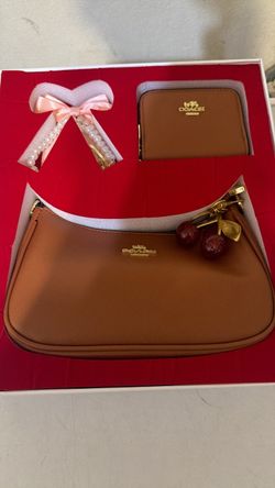 Coach Shoulder Bag and Wallet Gift Set
