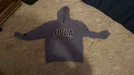 Ucla bruins sweater size medium 